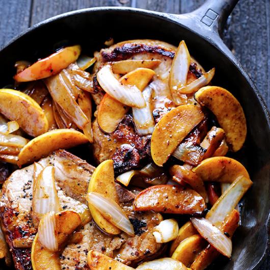 Cinnamon Apple Peach Pork Chops